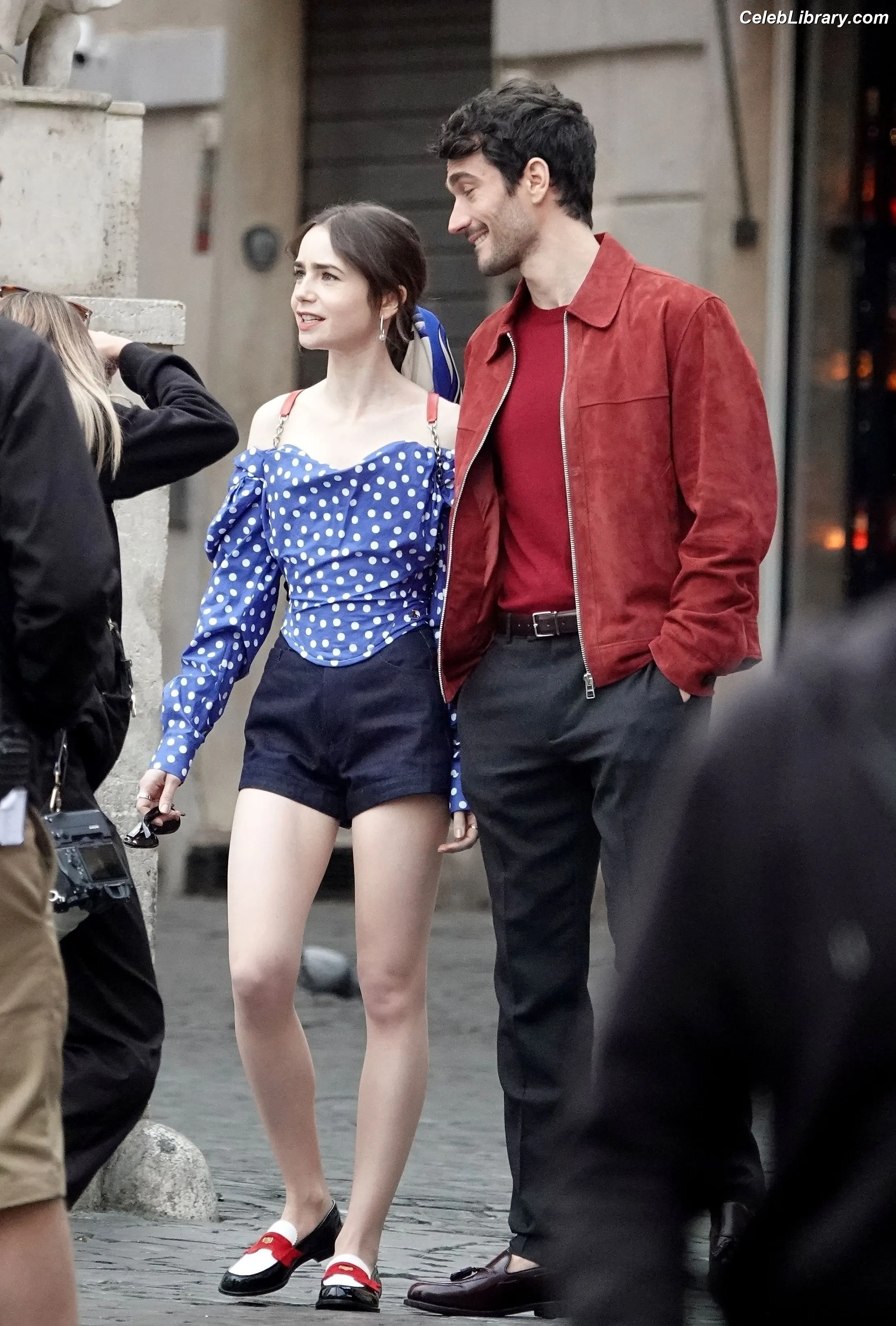 Lily Collins photo 16 of 837