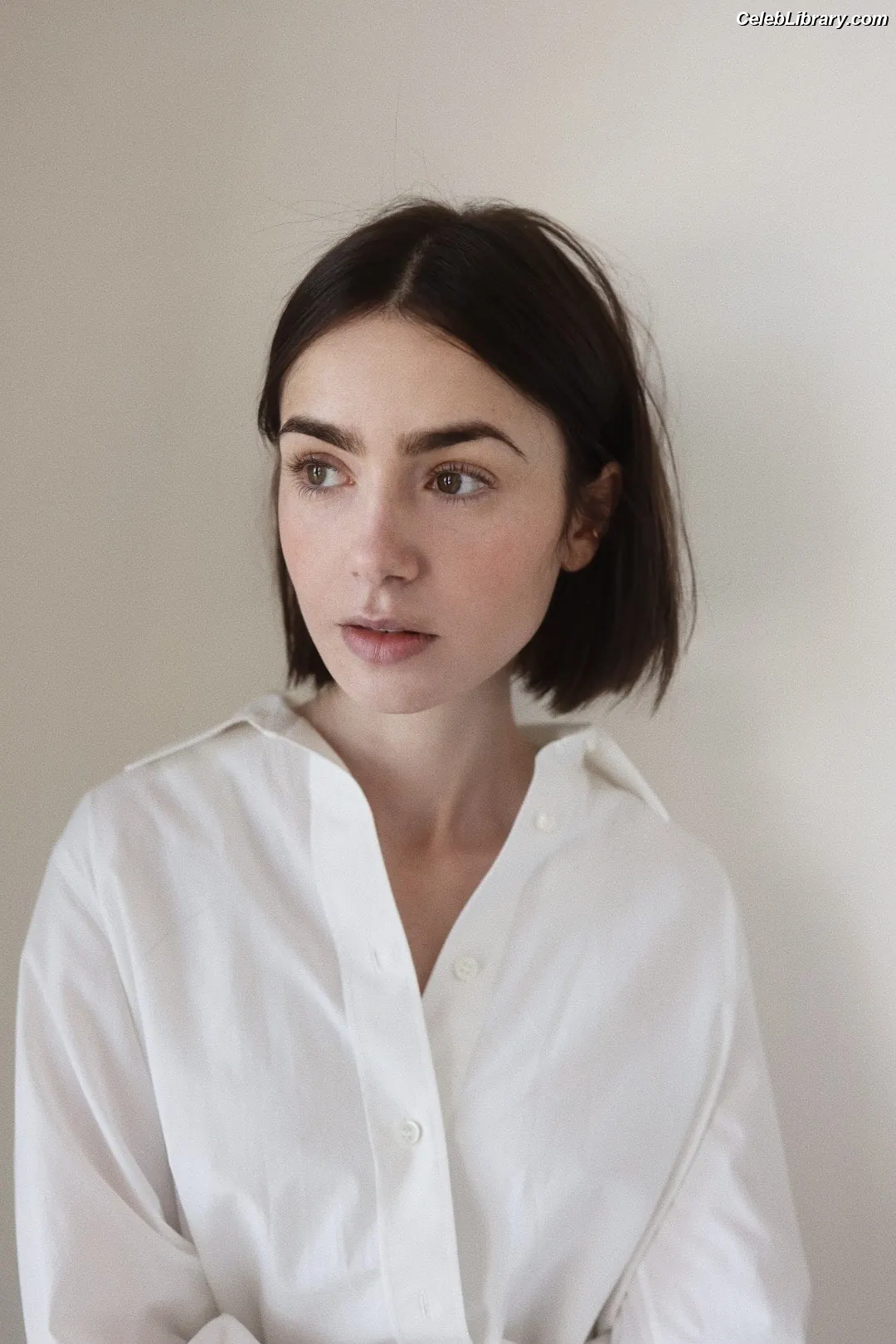 Lily Collins photo 16 of 837