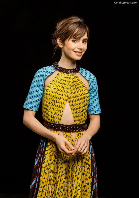 Lily Collins photo 3 of 838