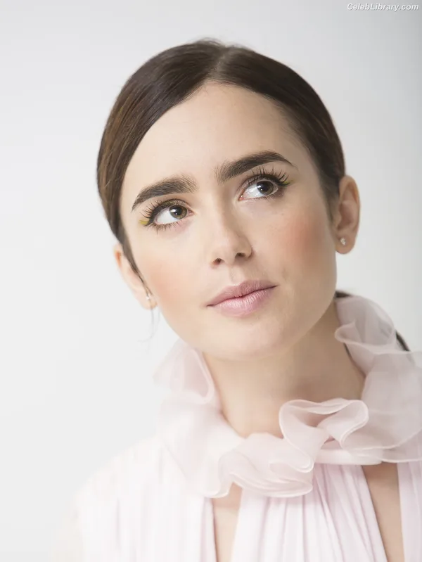 Lily Collins photo 16 of 838