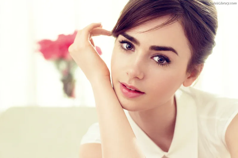 Lily Collins photo 17 of 838