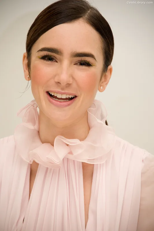 Lily Collins photo 19 of 838
