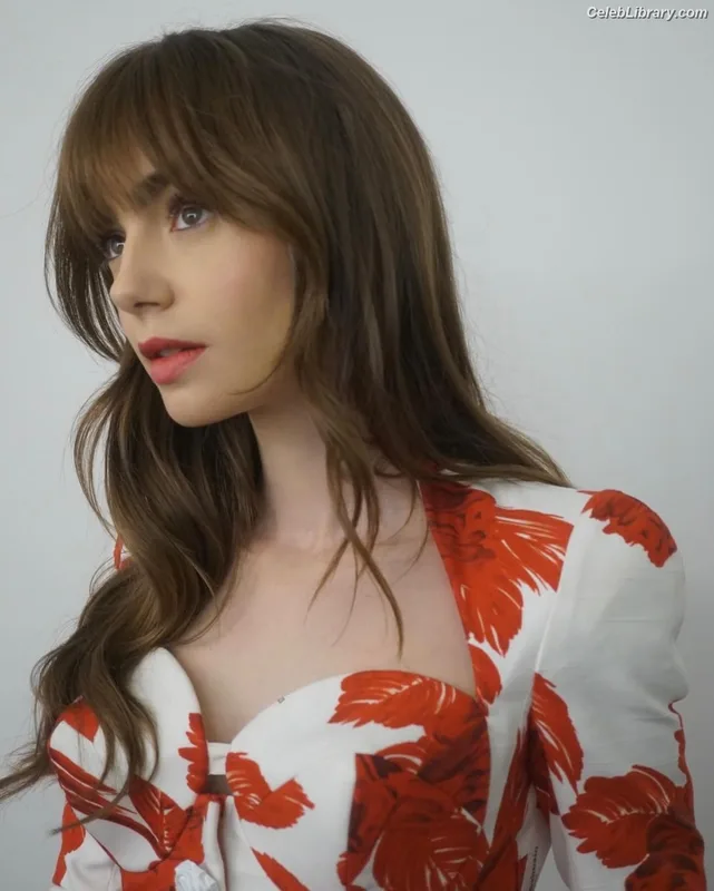 Lily Collins photo 4 of 838
