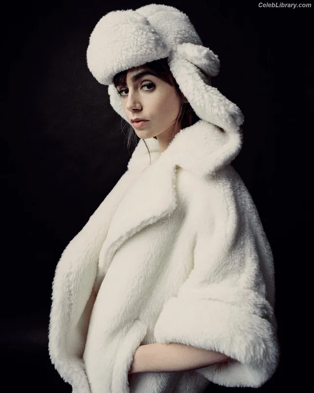 Lily Collins photo 9 of 838