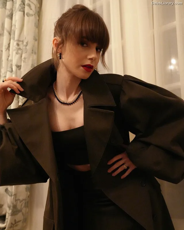 Lily Collins photo 16 of 838