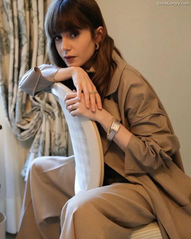 Lily Collins photo 18 of 838