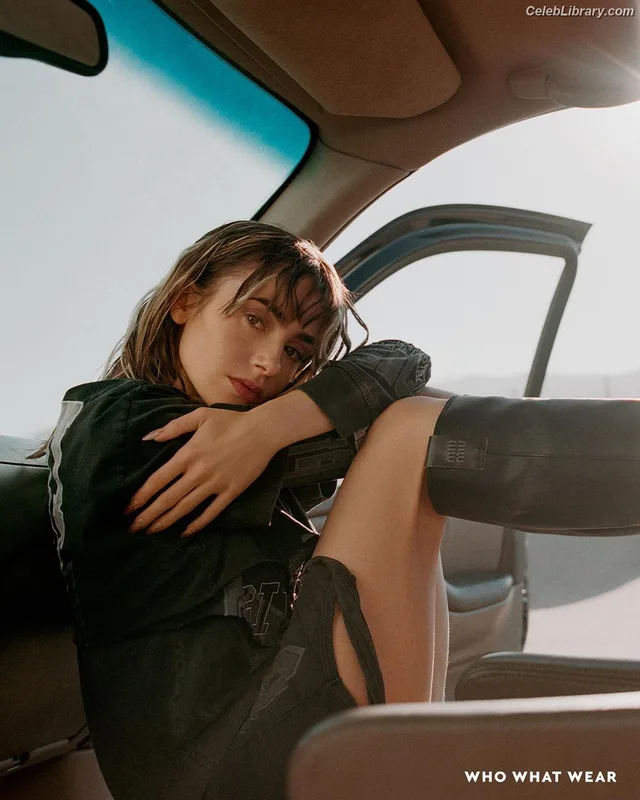 Lily Collins photo 22 of 838
