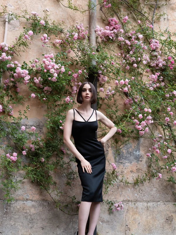 Lily Collins photo 24 of 838