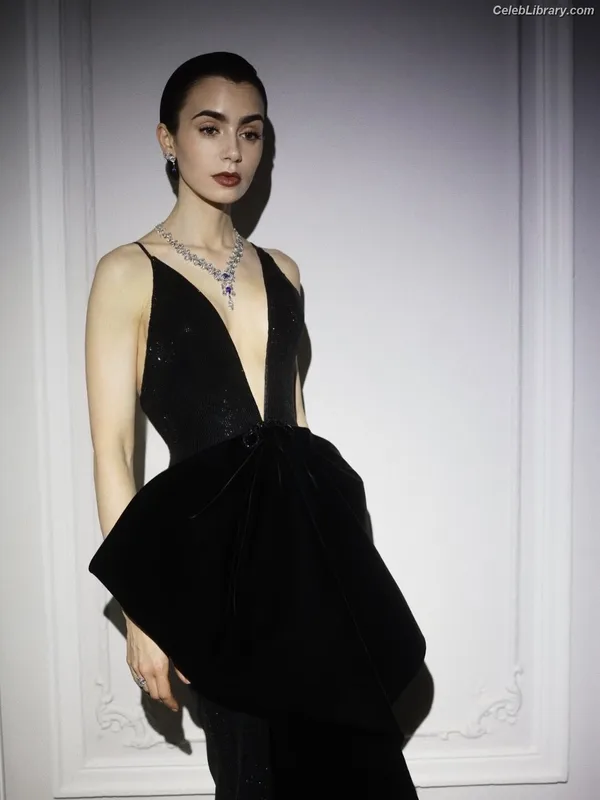 Lily Collins photo 12 of 838