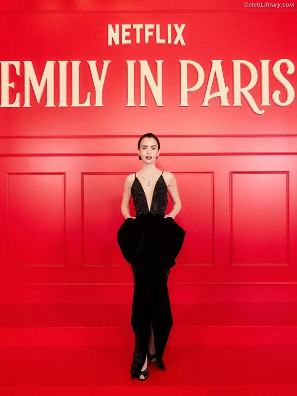 Lily Collins photo 14 of 838