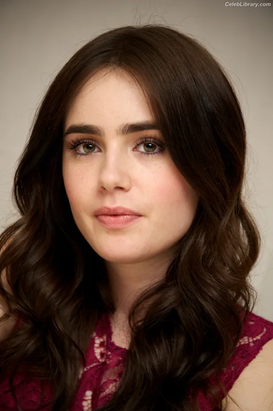 Lily Collins photo 20 of 838