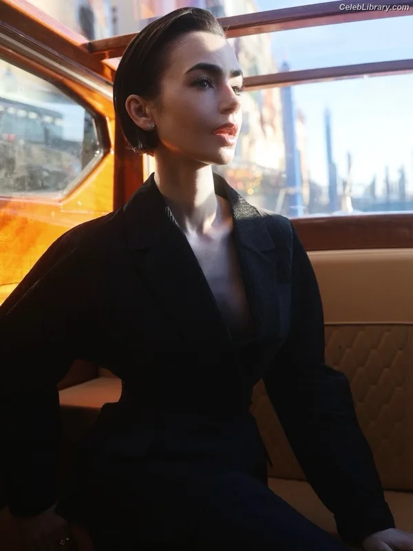 Lily Collins photo 11 of 838