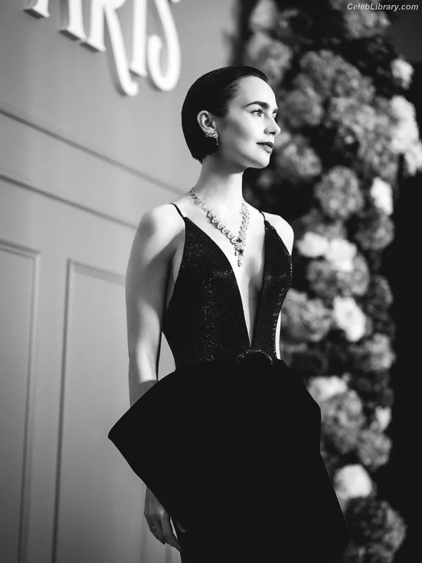 Lily Collins photo 19 of 838