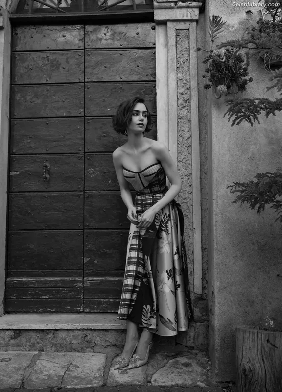 Lily Collins photo 3 of 838