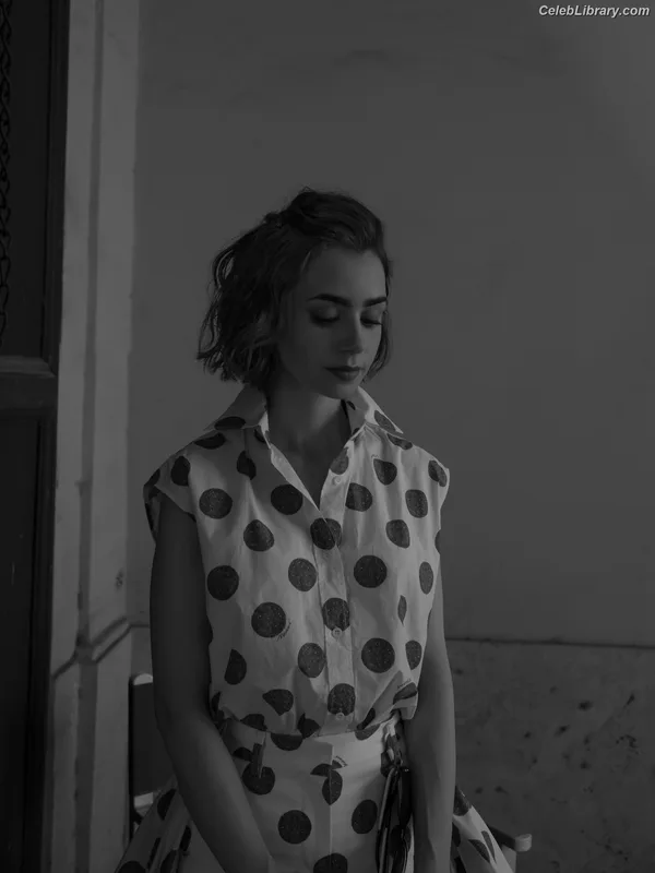 Lily Collins photo 9 of 838