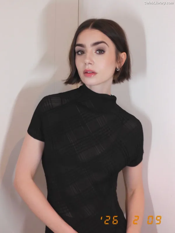 Lily Collins photo 22 of 838