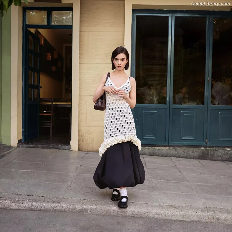 Lily Collins photo 23 of 838