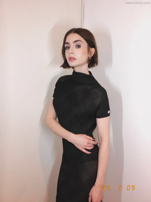 Lily Collins photo 1 of 838