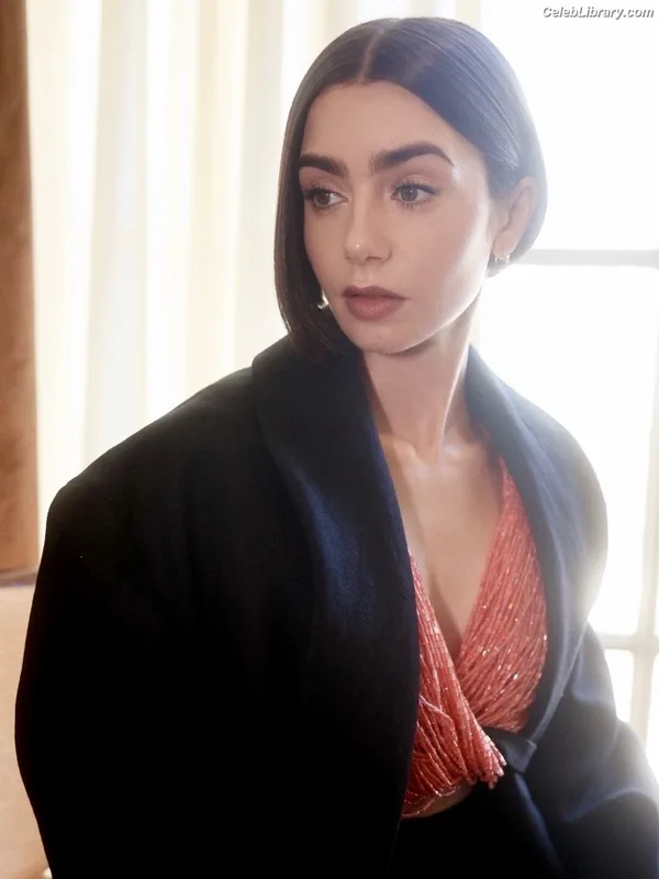 Lily Collins photo 5 of 838