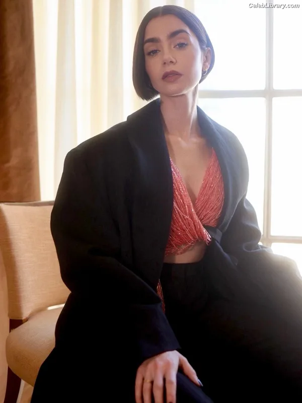 Lily Collins photo 6 of 838
