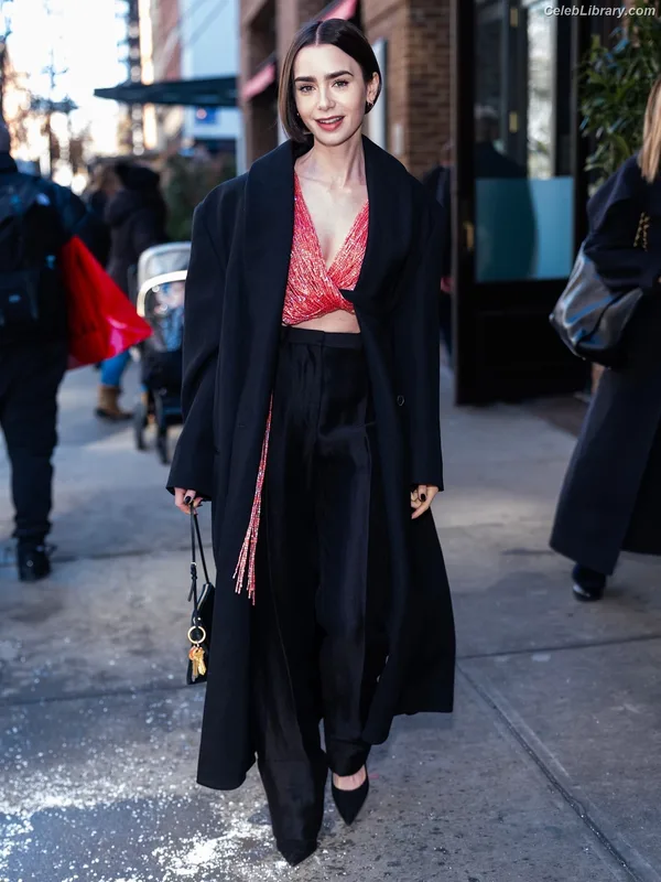 Lily Collins photo 10 of 838