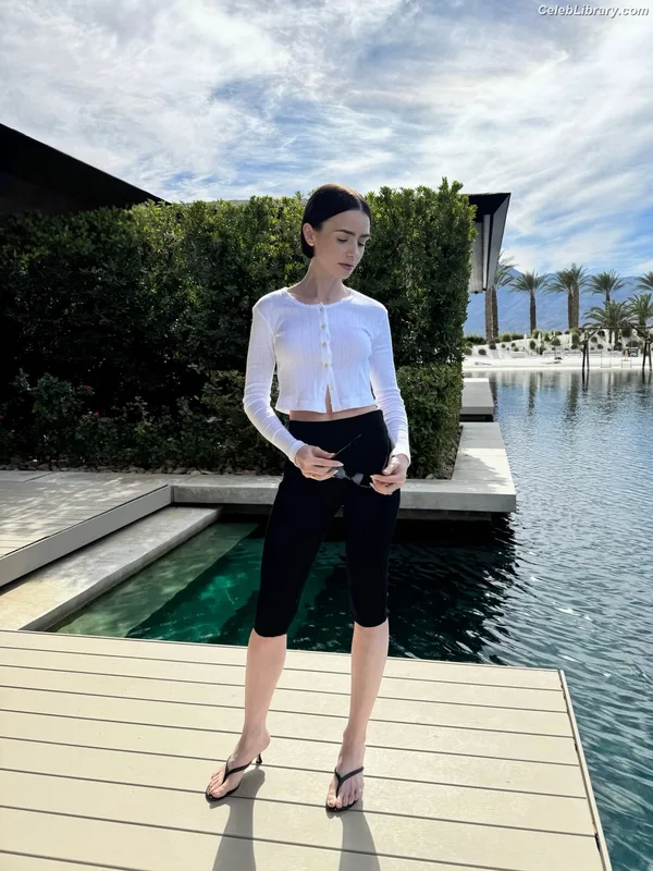 Lily Collins photo 17 of 838