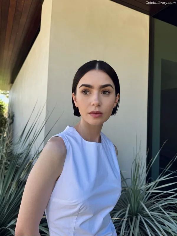 Lily Collins photo 19 of 838