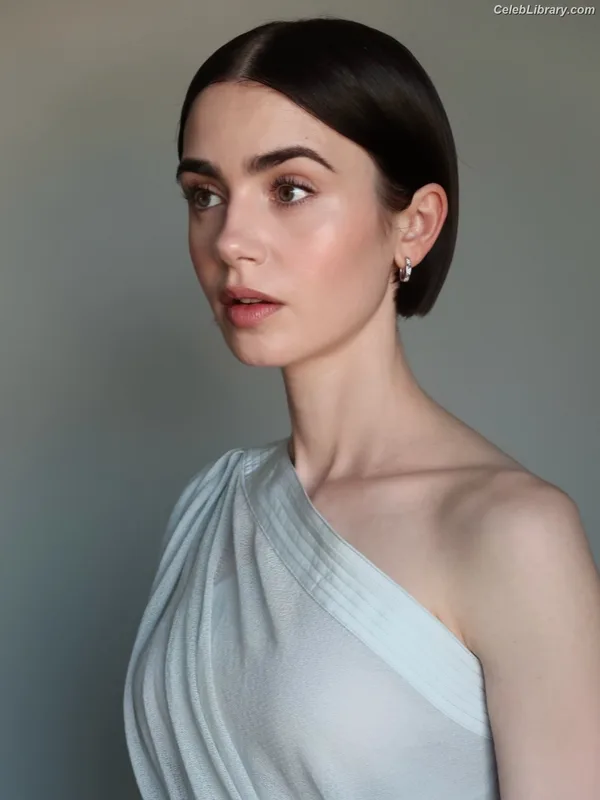 Lily Collins photo 23 of 838
