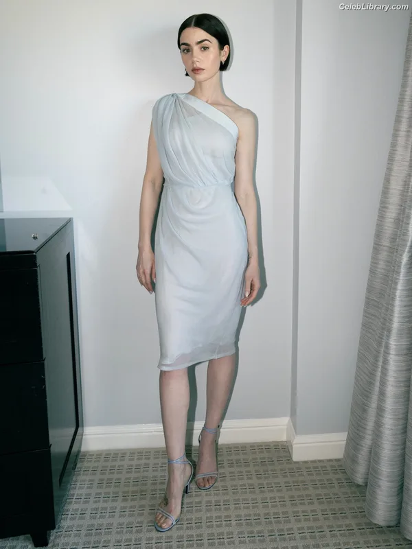 Lily Collins photo 24 of 838