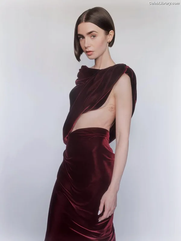 Lily Collins photo 17 of 838