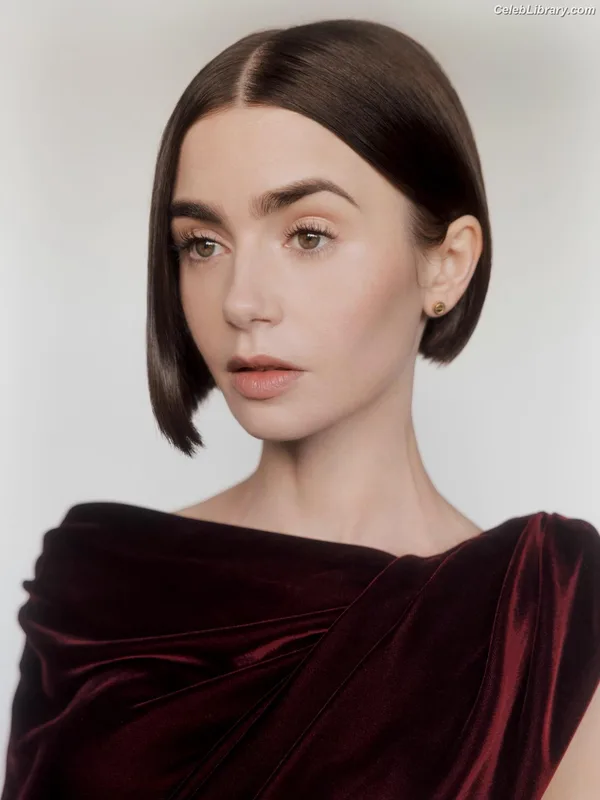 Lily Collins photo 21 of 838