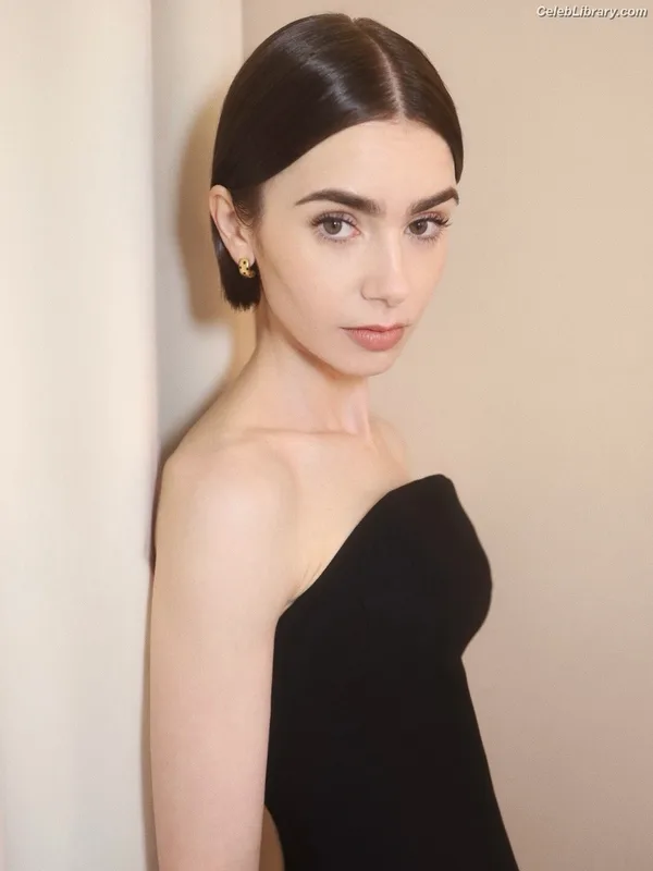 Lily Collins photo 23 of 838