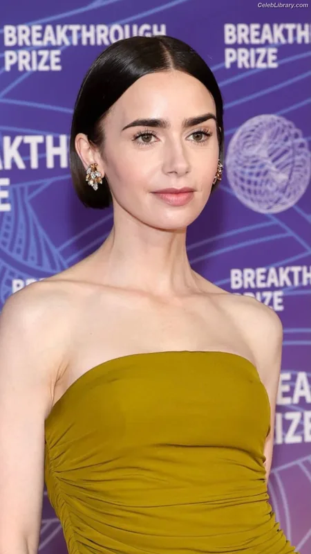 Lily Collins photo 13 of 838