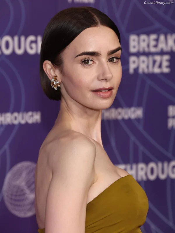 Lily Collins photo 14 of 838