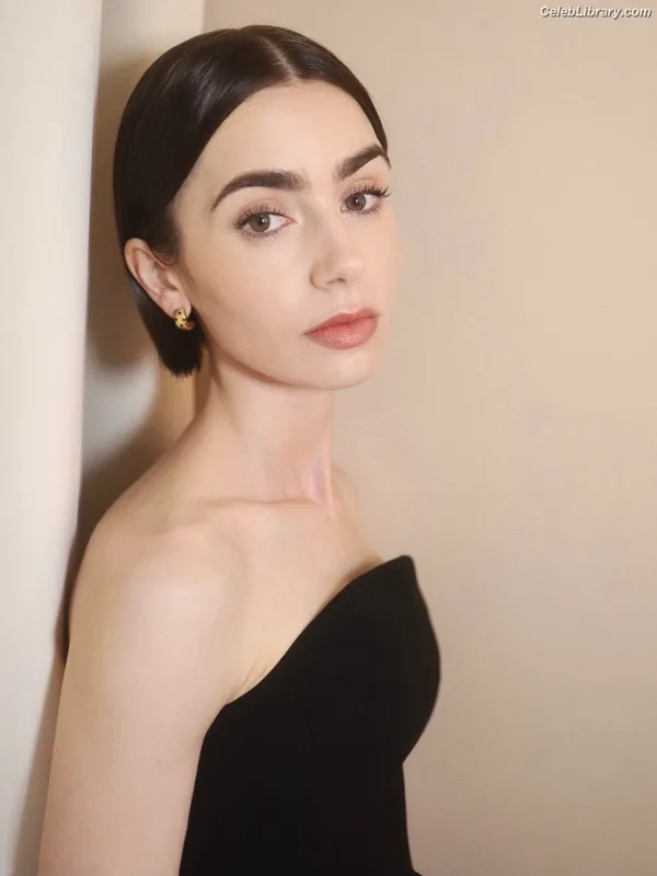 Lily Collins photo 19 of 838