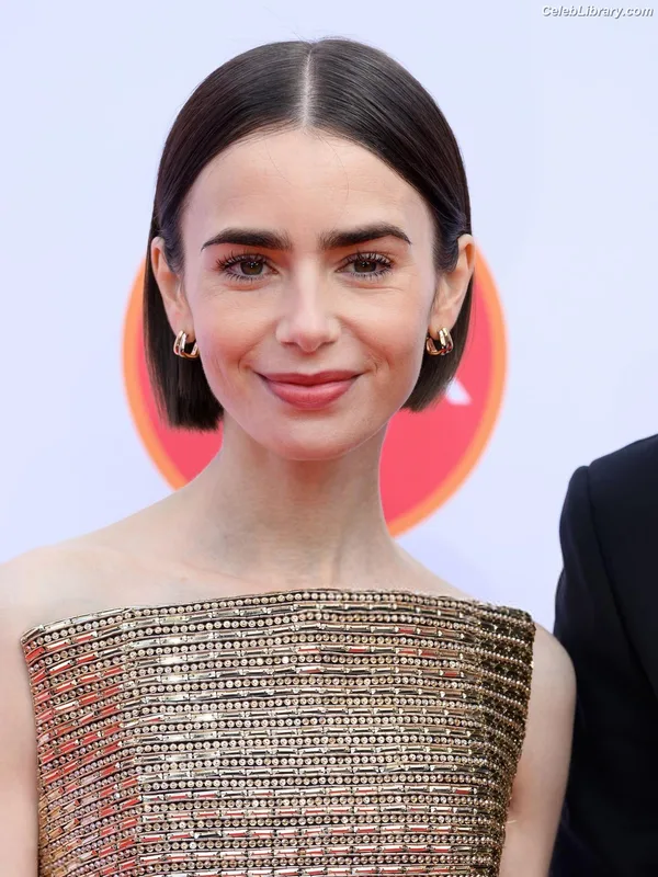 Lily Collins photo 5 of 838