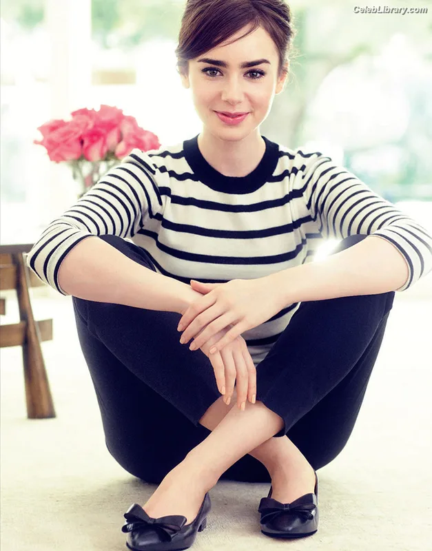 Lily Collins photo 16 of 838
