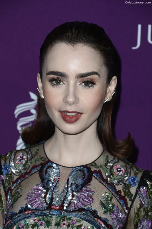 Lily Collins photo 17 of 838