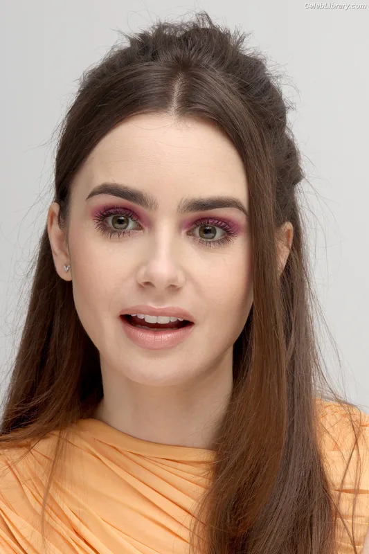 Lily Collins photo 7 of 838