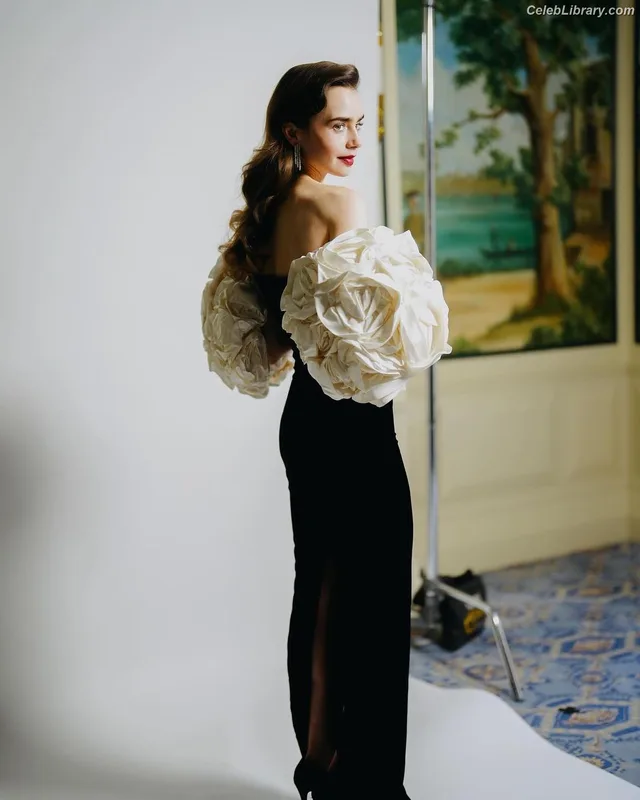 Lily Collins photo 13 of 838