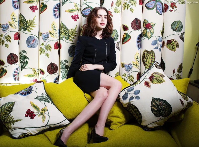 Lily Collins photo 20 of 838