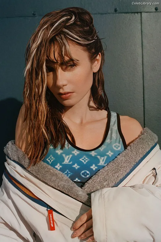Lily Collins photo 16 of 838