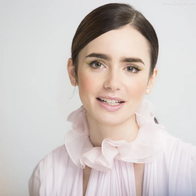 Lily Collins photo 14 of 838
