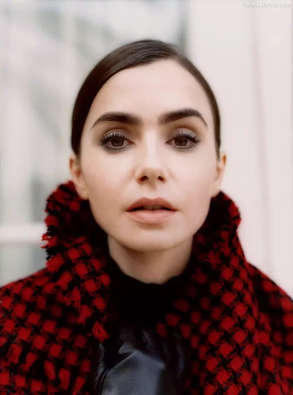 Lily Collins photo 2 of 838