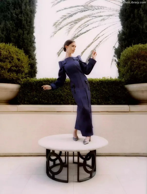Lily Collins photo 4 of 838