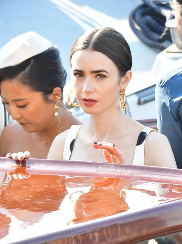 Lily Collins photo 9 of 838