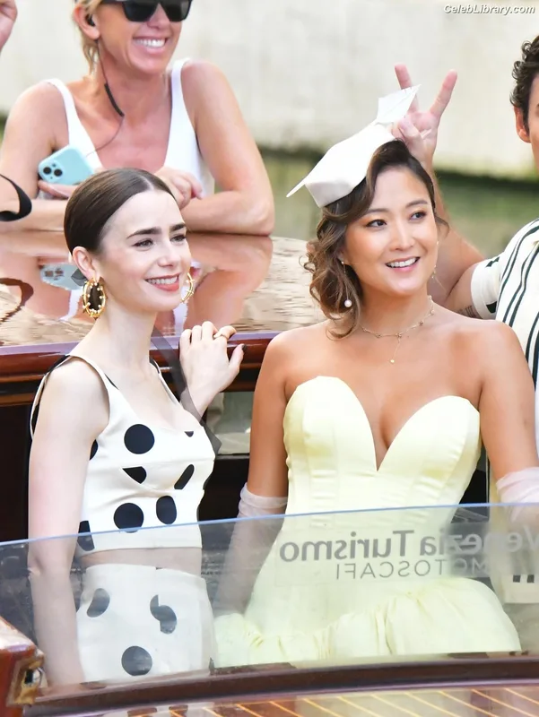 Lily Collins photo 10 of 838