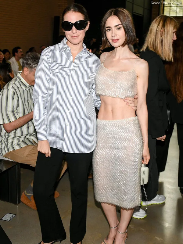 Lily Collins photo 21 of 838