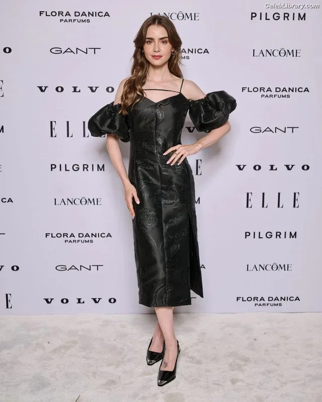 Lily Collins photo 2 of 838