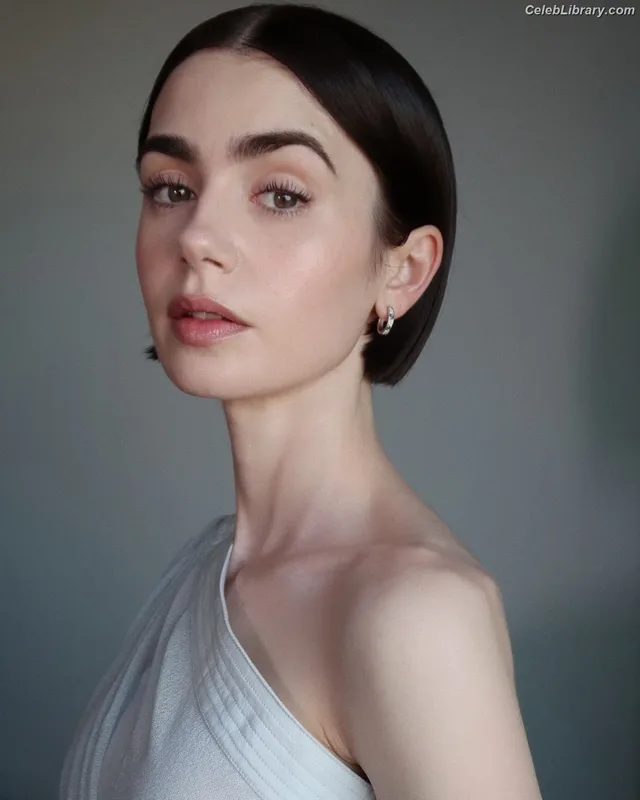 Lily Collins photo 5 of 838